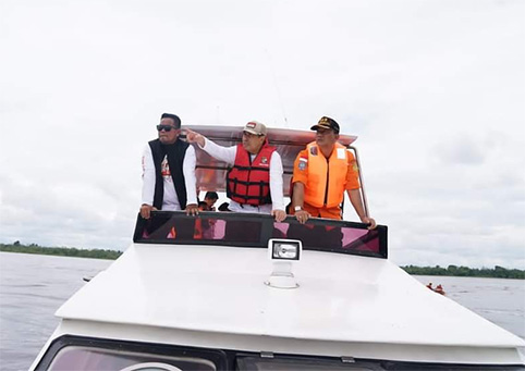 Apa itu?. Namanya Bono. Gelombang Sungai dahsyat menggulung sampai 6-7 meter inilah salah satunya&nbsp; yang menjadi dayatarik tersendiri bagi pesalancar. Tak hanya surfer lokal, tapi peselancar dunia untuk menjajal kepiawannya di atas papan selancar. Untuk jenis gelombang sungai cuma ada dua di dunia. Di Sungai Amazon, Brazil dan Sungai Kampar, Teluk Meranti Kabupaten Pelalawan Provinsi Riau, Indonesia. Untuk ikut ambil bagian dalam event ini, Pemerintah telah menetapkan Festival Bekudo Bono menjadi Kalender Wisata Nasional yang diadakan setiap tahunnya, sekitar bulan Nopember dan Desember.