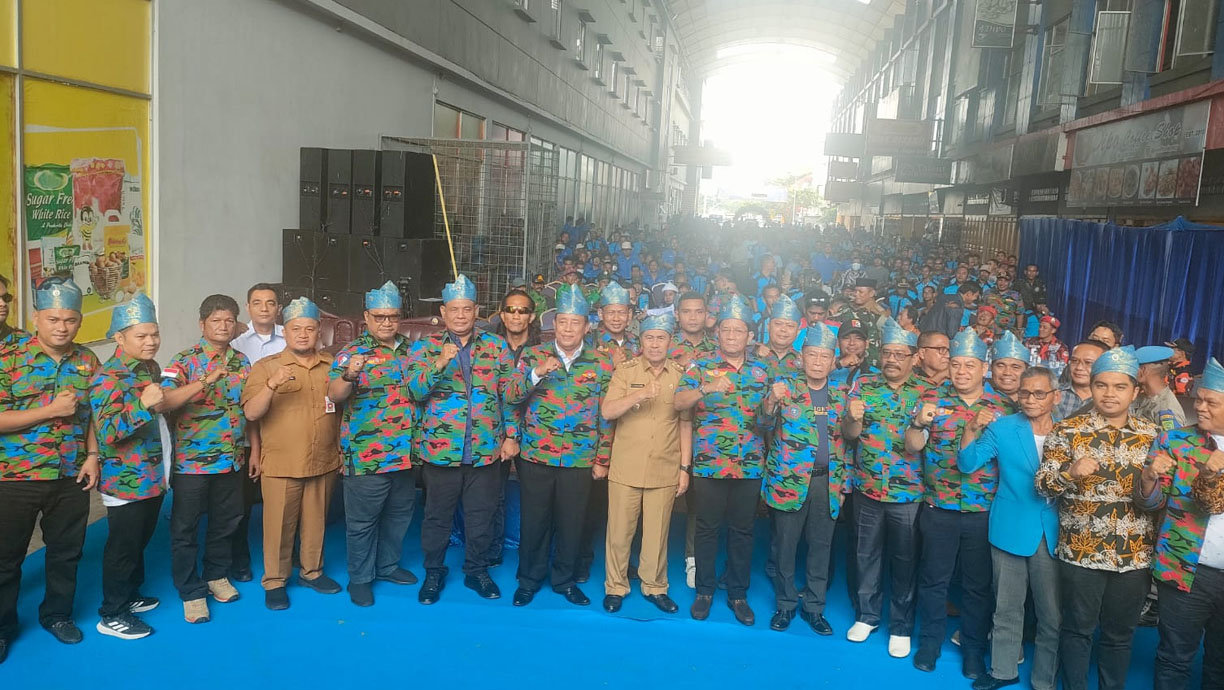 Gubri Buka Pendidikan Dasar Organisasi F.SPTI K.SPSI Se Rohil